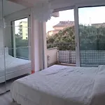 Appartamento Con Terrazza Centralissimo A 100 Mt Dal Mare